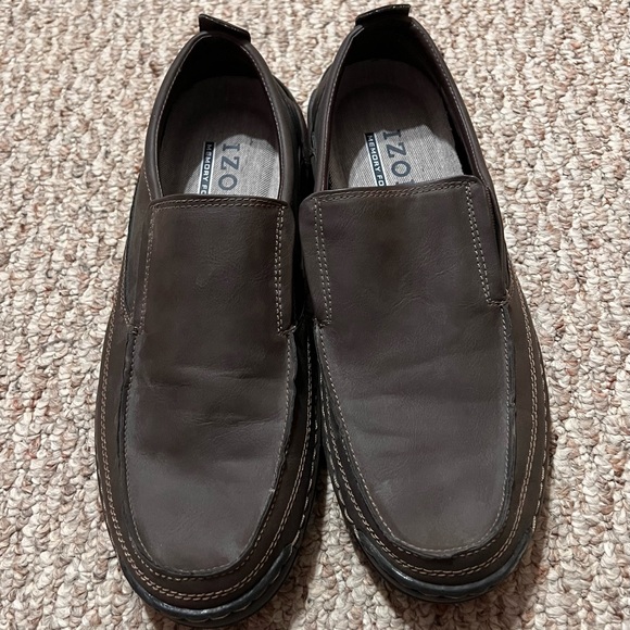 Barely Used
IZOD men's memory foam slip on shoes
size:US10.5 - Picture 6 of 8